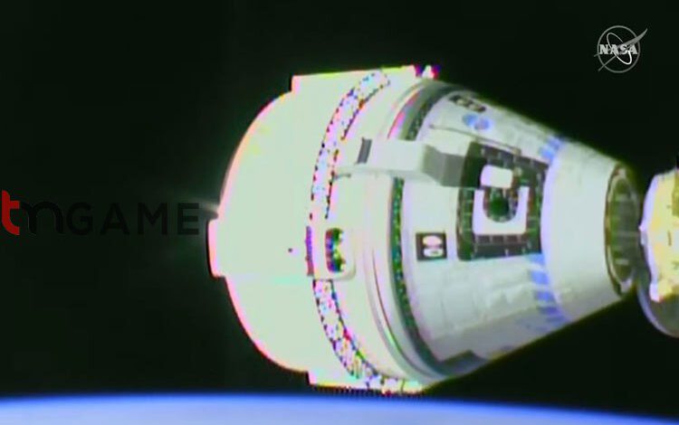 پهلوگیری فضاپیمای استارلاینر در ایستگاه فضایی بین‌المللی – تی ام گیم